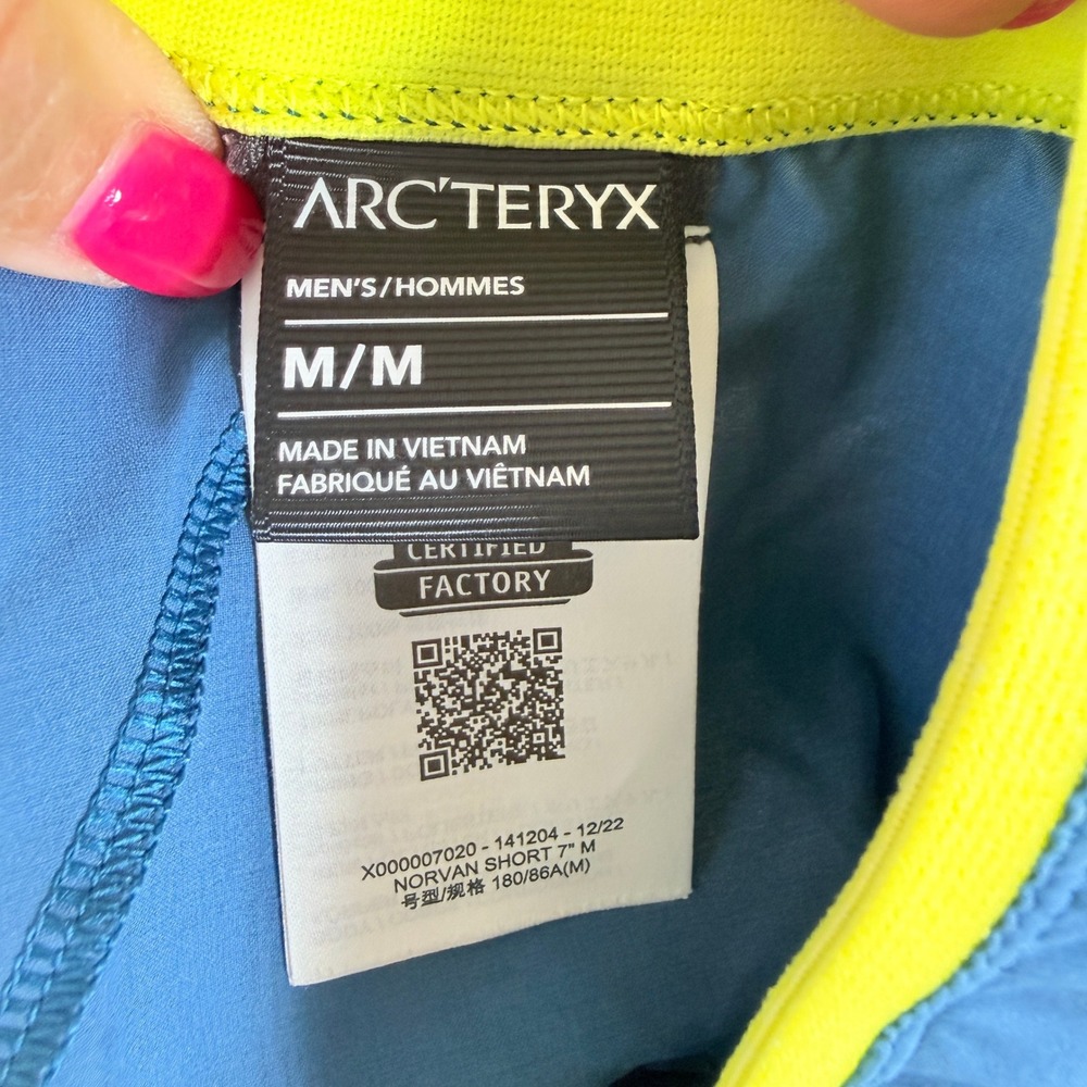 Arcteryx Norvan 7 Inch Running Shorts Mens Medium Blue Neon Yellow - Picture 9 of 10